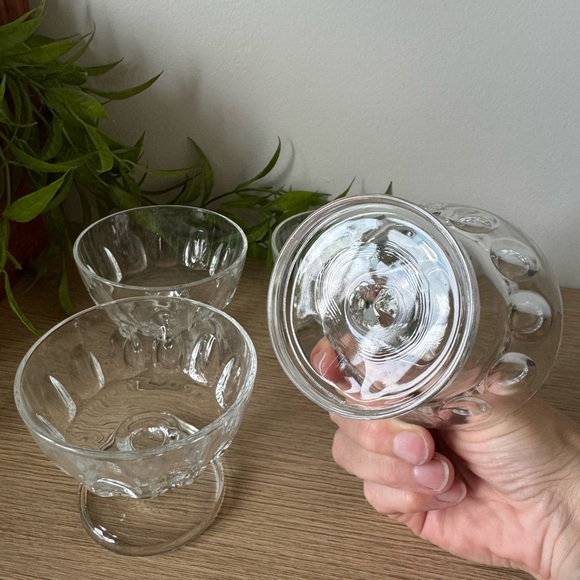 Elegant Clear Glass Dessert Bowls Set - Picture 4 of 5